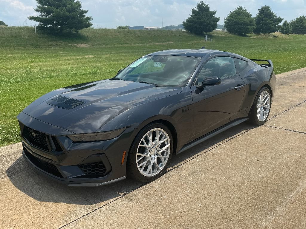 Used 2024 Ford Mustang GT Premium w/ GT Performance Package image 3