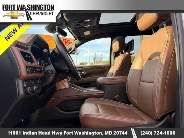 Used 2024 Chevrolet Suburban High Country AWD/4WD image 3