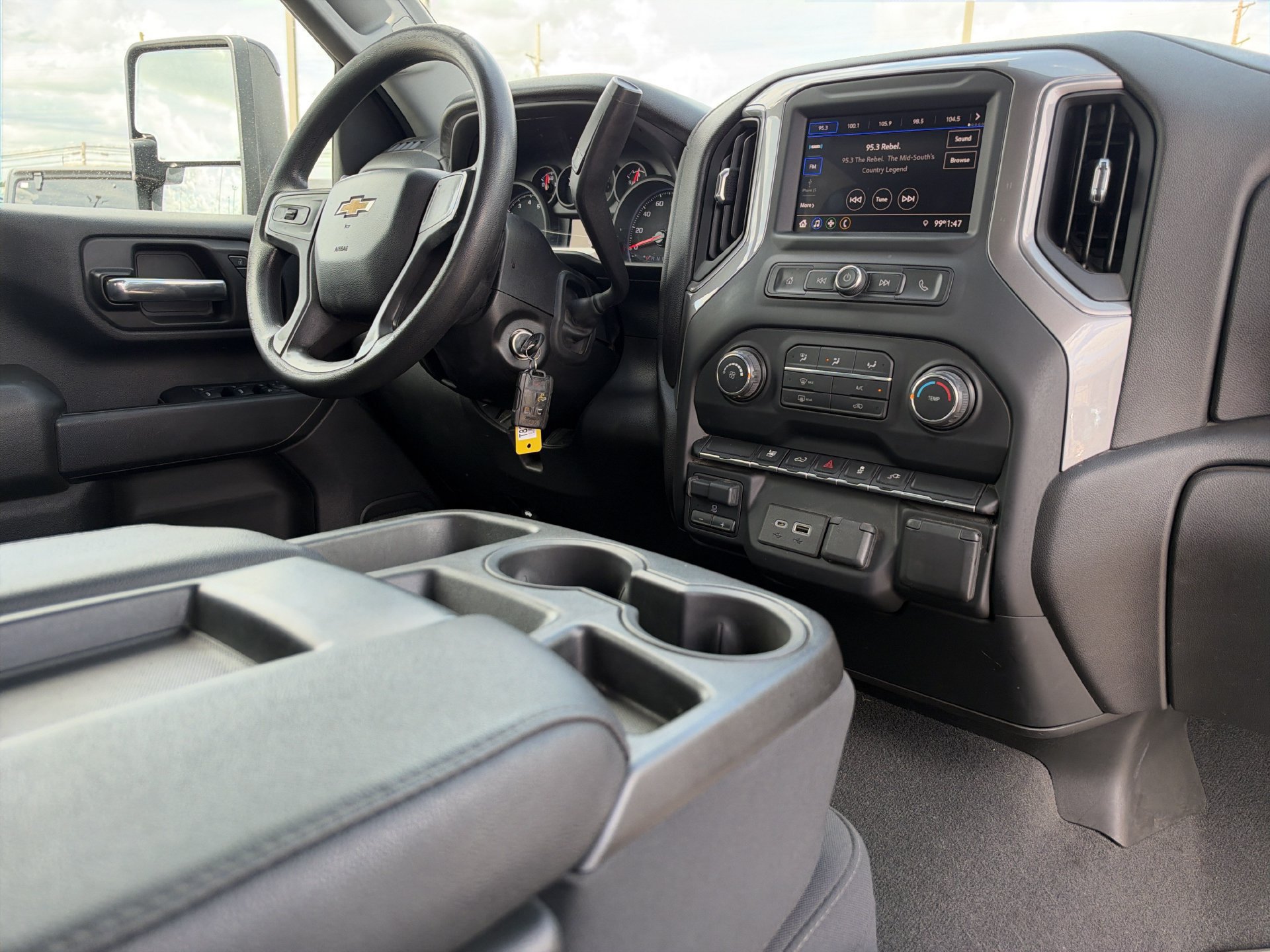 Used 2022 Chevrolet Silverado 2500 Custom w/ Custom Value Package AWD/4WD image 16