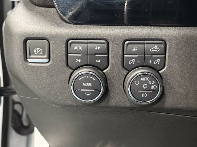 Used 2024 Chevrolet Silverado 2500 LTZ AWD/4WD image 16