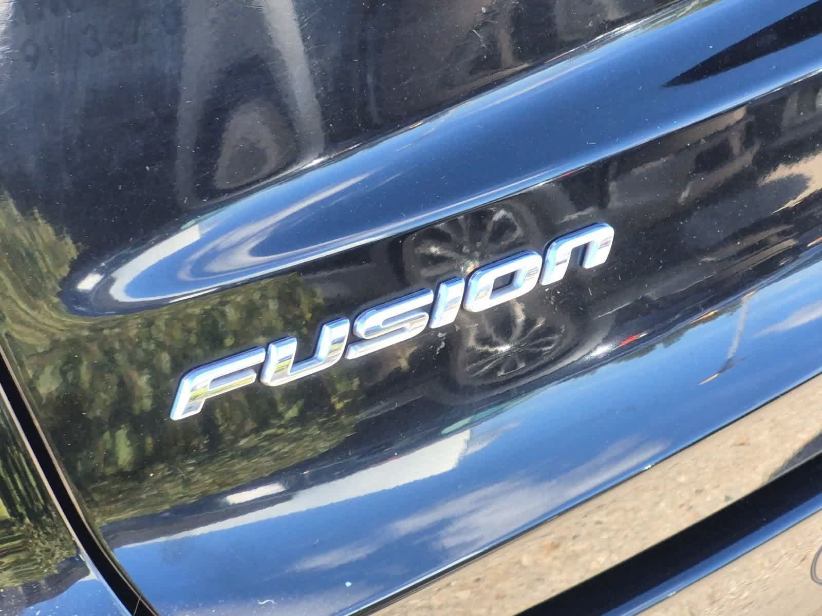 Used 2019 Ford Fusion SE FWD image 13