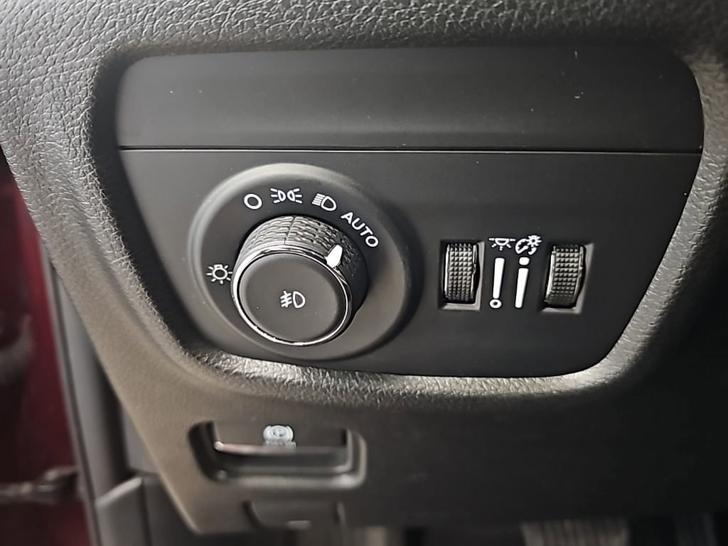 Used 2024 Jeep Grand Cherokee Limited image 15