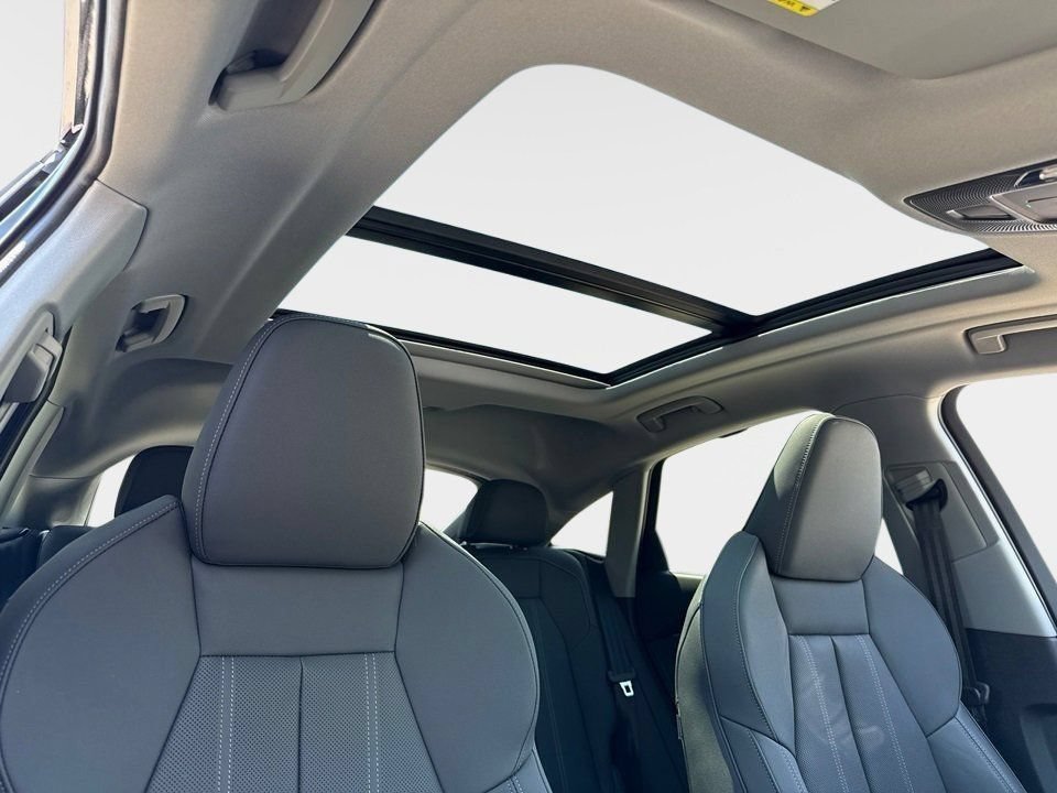 Certified 2025 Audi Q5 Premium Plus w/ Premium Plus AWD/4WD image 11