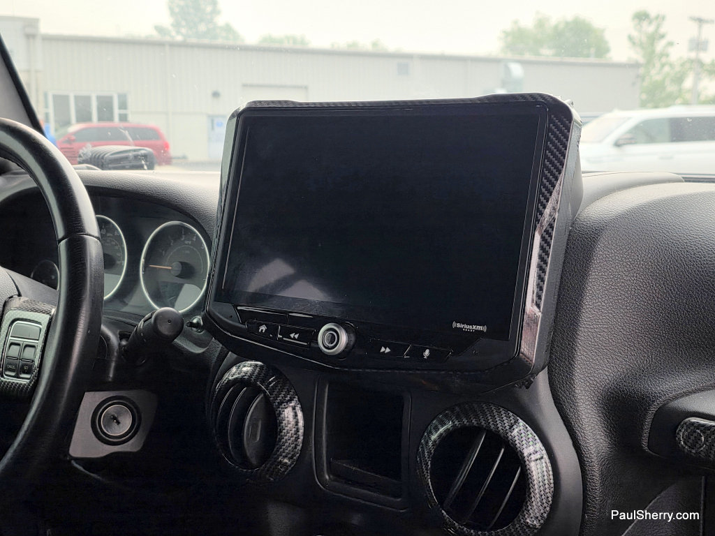 Used 2016 Jeep Wrangler Unlimited Sport w/ Connectivity Group AWD/4WD image 26