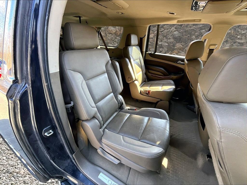 Used 2020 Chevrolet Suburban Premier image 25