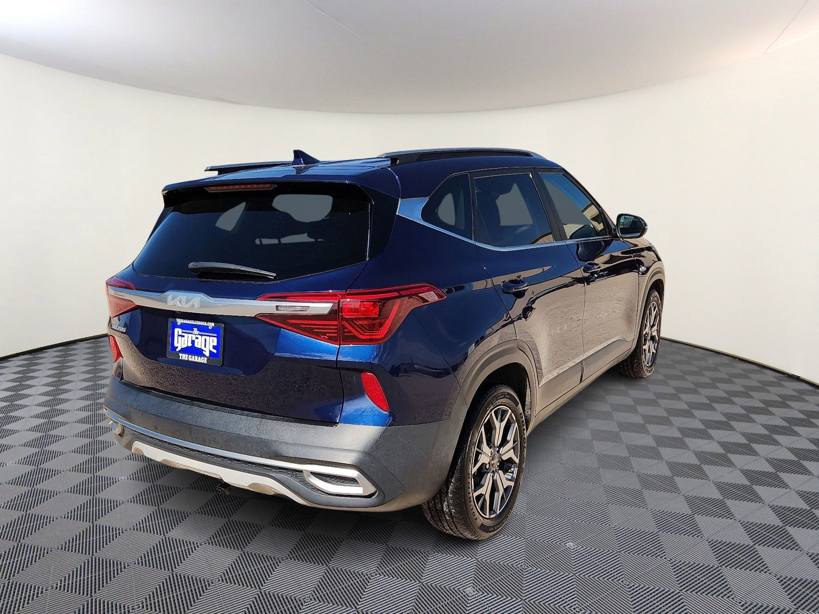 Used 2023 Kia Seltos EX image 4