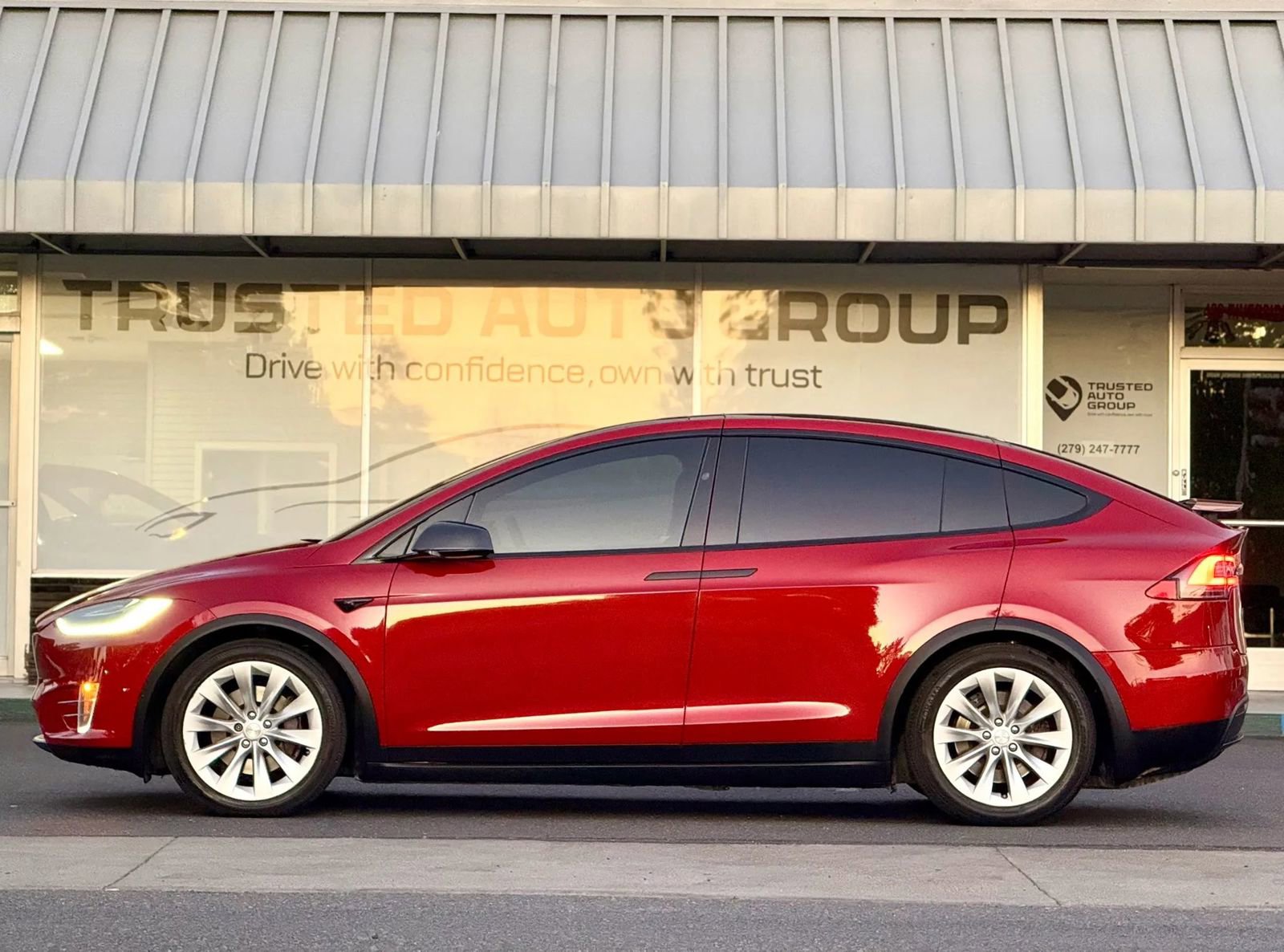 Used 2016 Tesla Model X 75D image 6