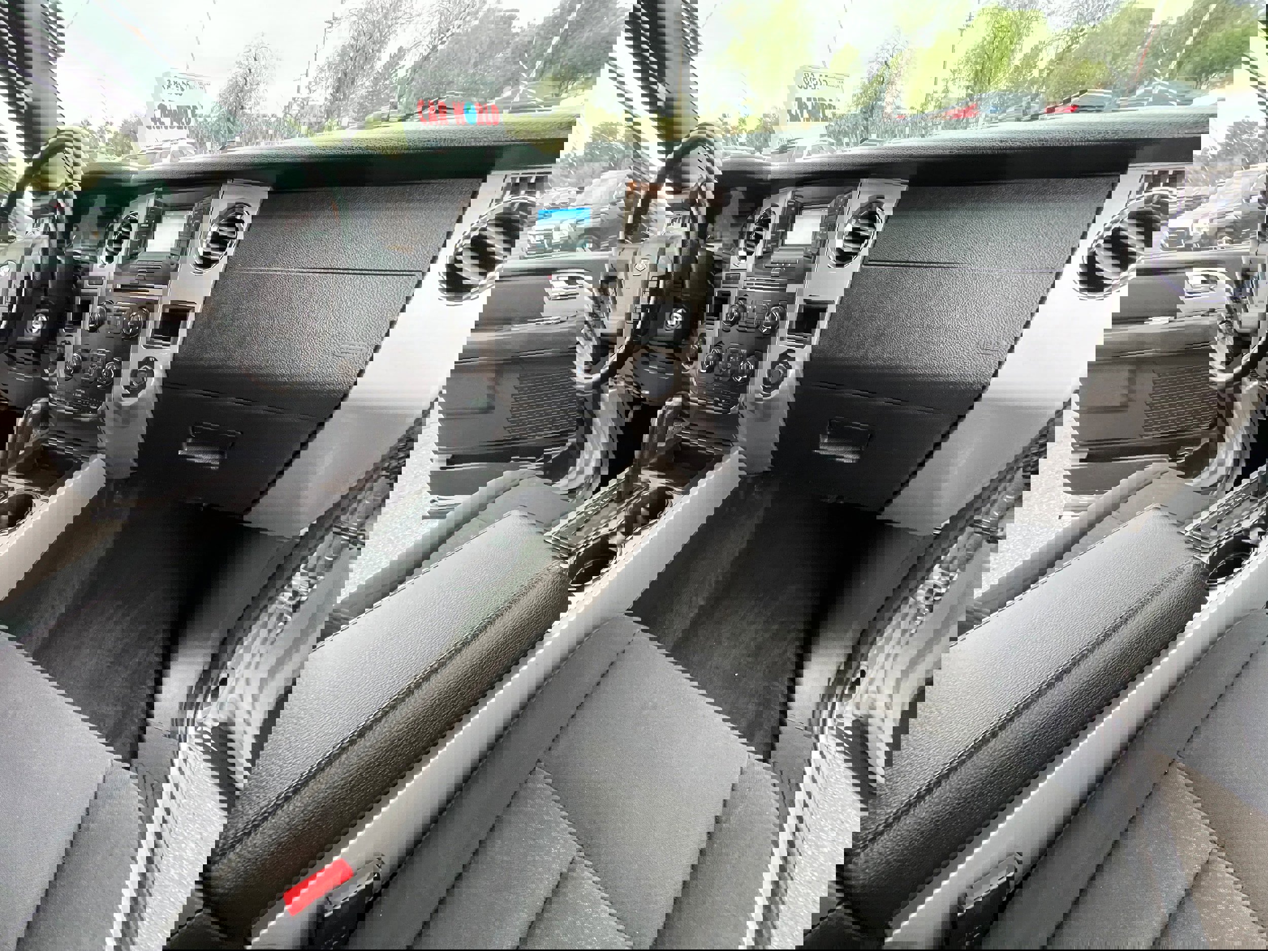 Used 2017 Ford Expedition EL XLT image 29