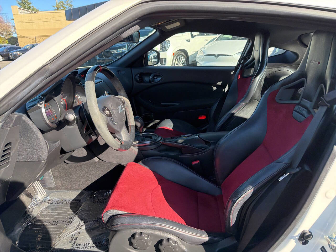 Used 2017 Nissan 370Z NISMO RWD image 30