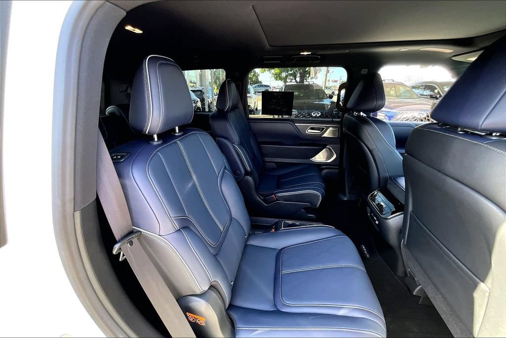 Certified 2026 INFINITI QX80 4WD w/ Sport Exterior Package image 36