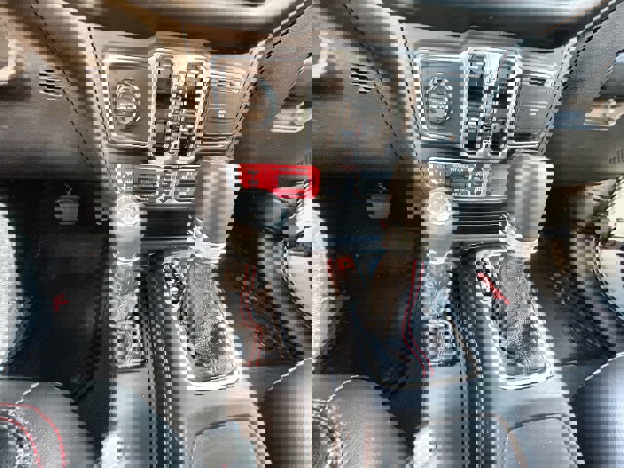 Used 2023 Jeep Wrangler Unlimited Rubicon w/ Cold Weather Group image 16