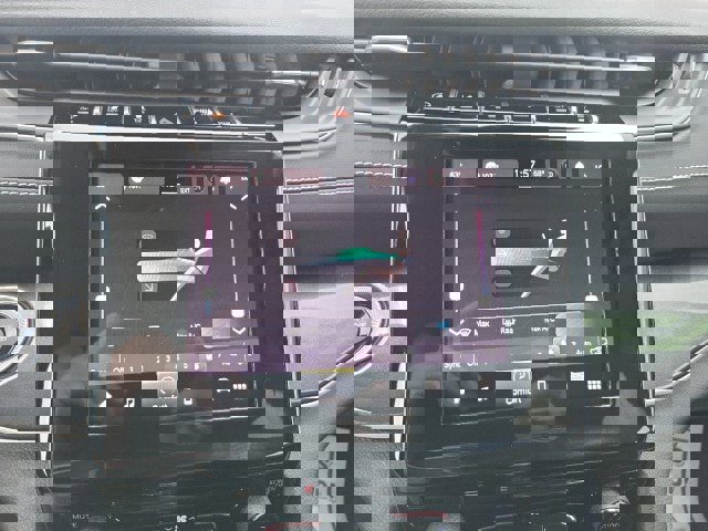 Used 2023 Jeep Grand Cherokee Laredo image 11