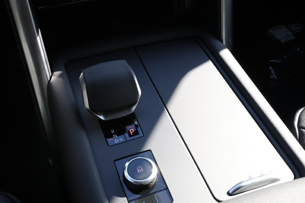 New 2026 Land Rover Discovery S AWD/4WD image 19