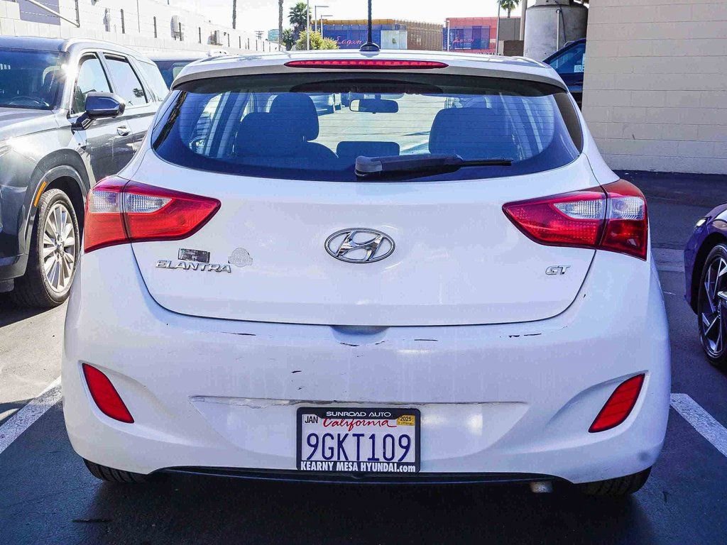 Used 2017 Hyundai Elantra GT image 5