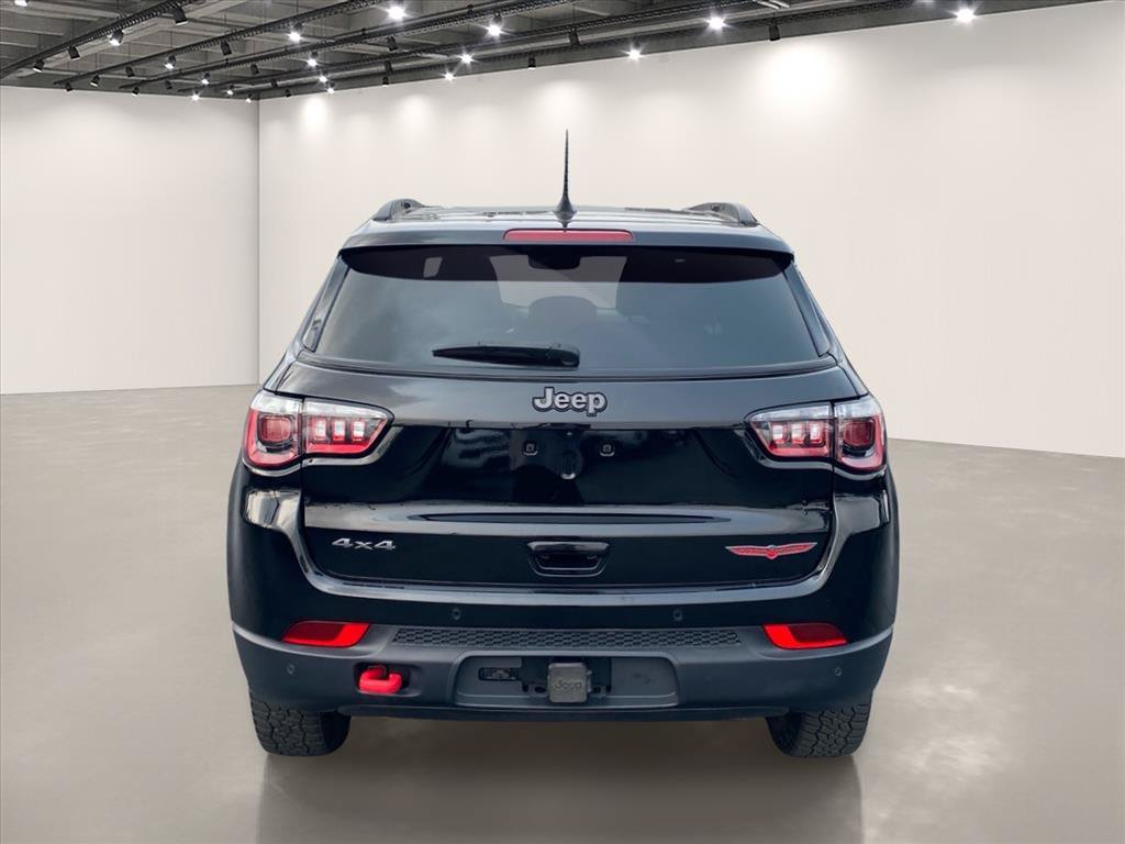 Used 2025 Jeep Compass Trailhawk w/ Trailer Tow Group AWD/4WD image 6
