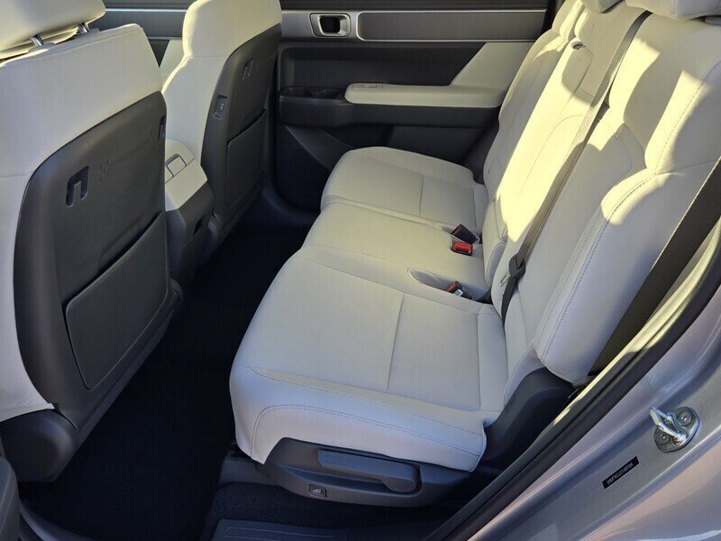 New 2026 Hyundai Santa Fe SE FWD image 6