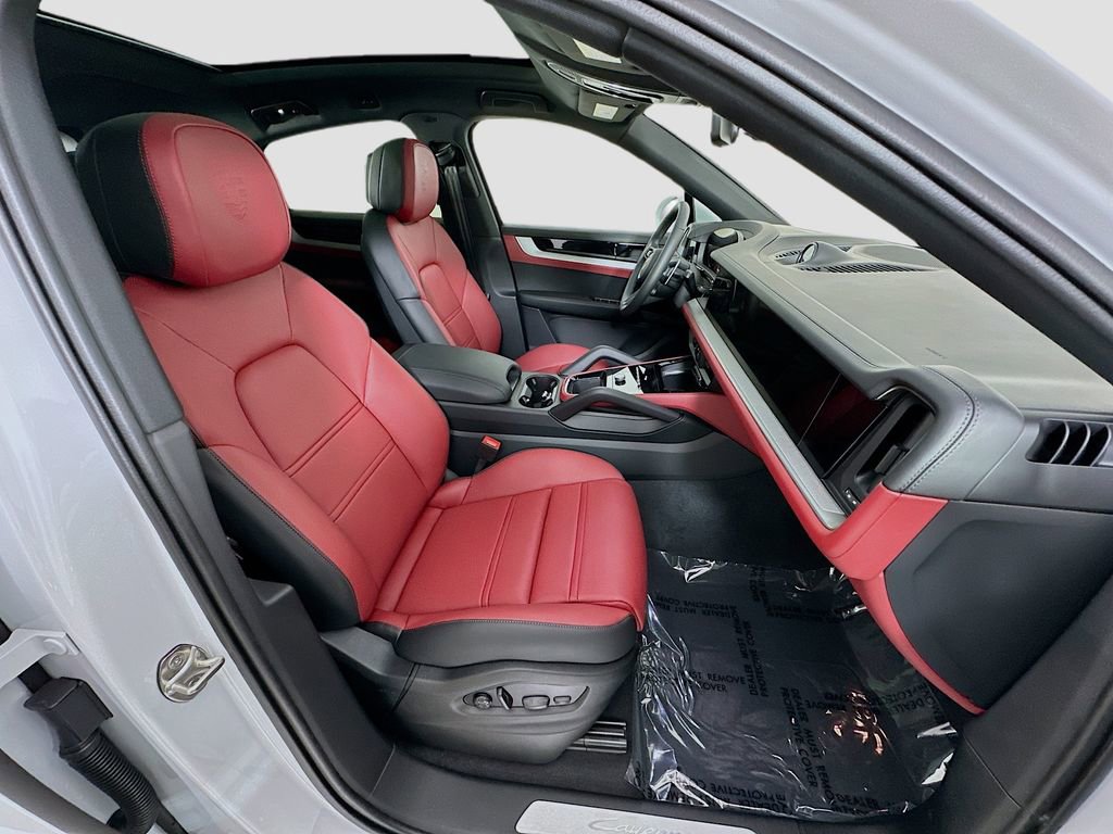 Used 2026 Porsche Cayenne Coupe image 30