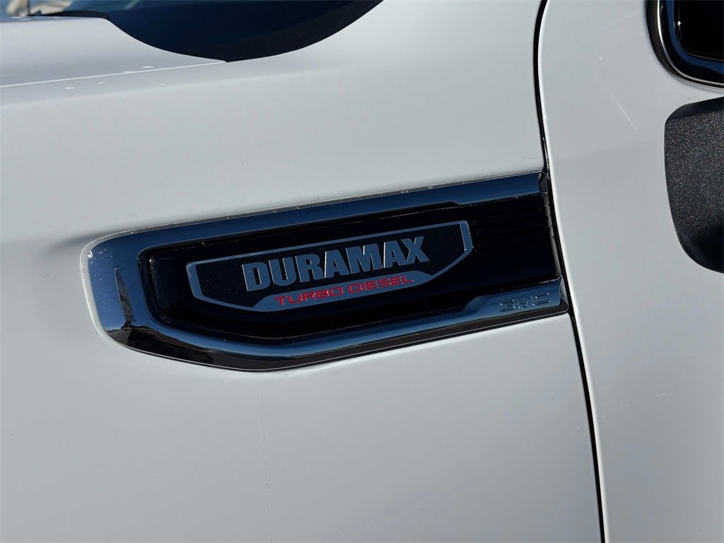 Used 2024 GMC Sierra 1500 SLE w/ X31 Off-Road Package image 4