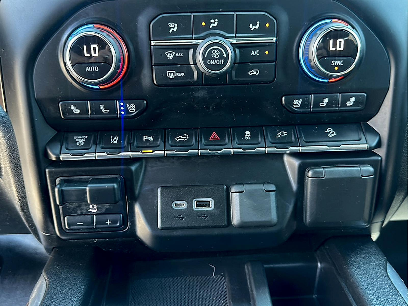 Used 2020 Chevrolet Silverado 2500 High Country w/ Z71 Off-Road Package AWD/4WD image 22