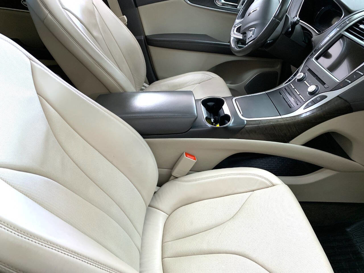 Used 2016 Lincoln MKX Reserve w/ Luxury Package AWD/4WD image 10