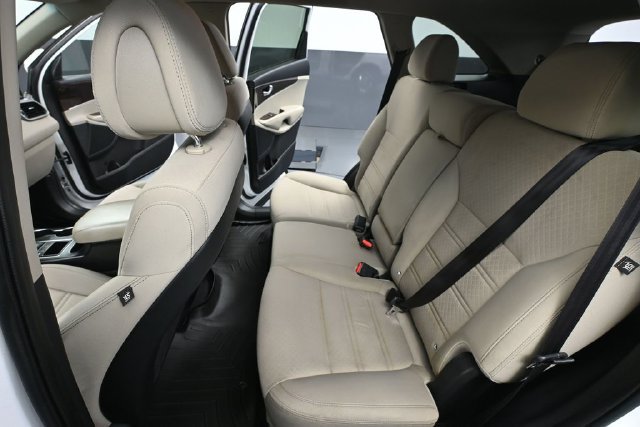 Used 2016 Kia Sorento LX FWD image 29