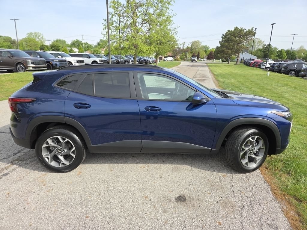 Used 2024 Chevrolet Trax LT w/ Driver Confidence Package FWD image 15
