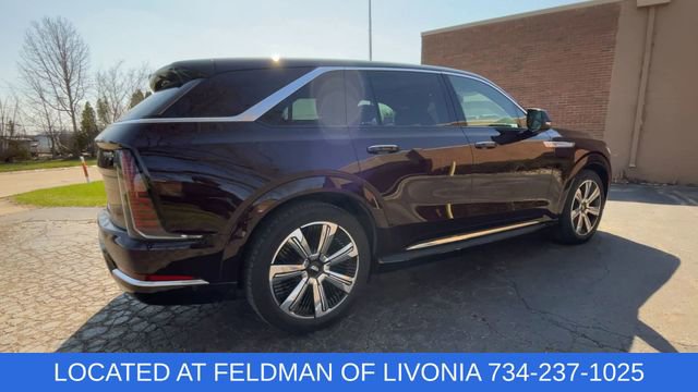 Used 2025 Cadillac Escalade IQ Luxury 2 w/ LPO, Premium Carpet Package image 8