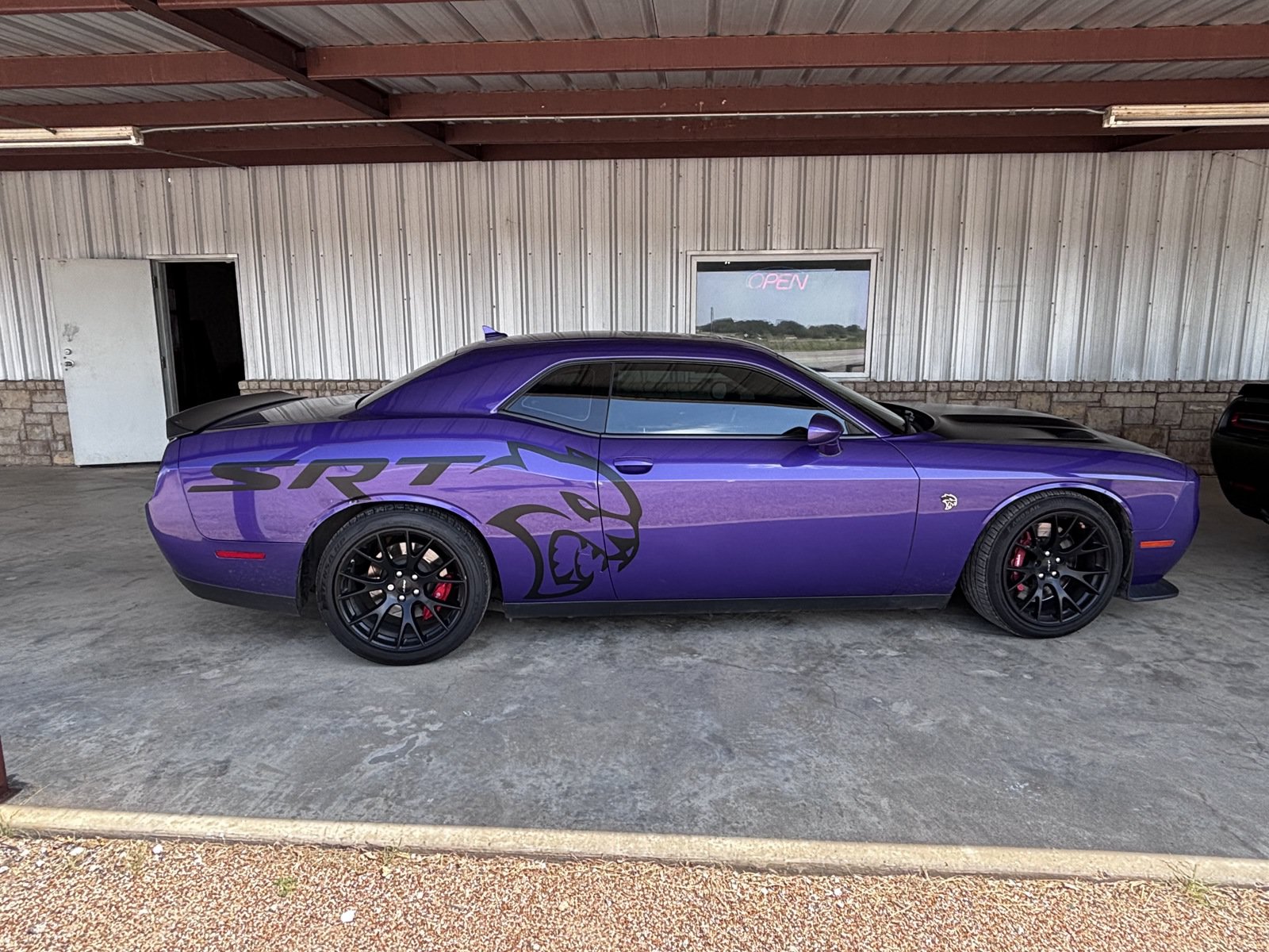 Used 2016 Dodge Challenger SRT Hellcat RWD image 2