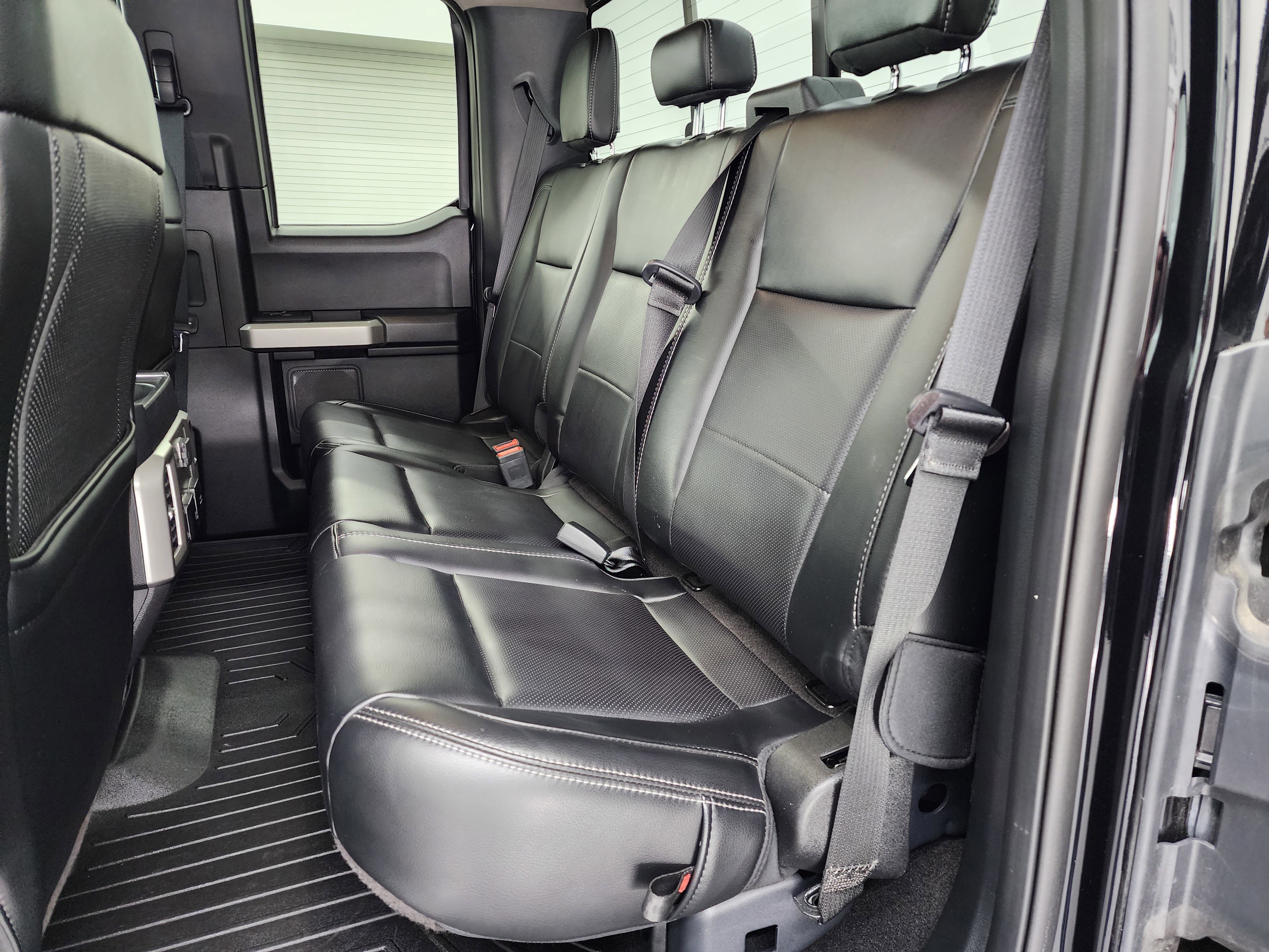 Used 2019 Ford F350 Lariat w/ Chrome Package image 9