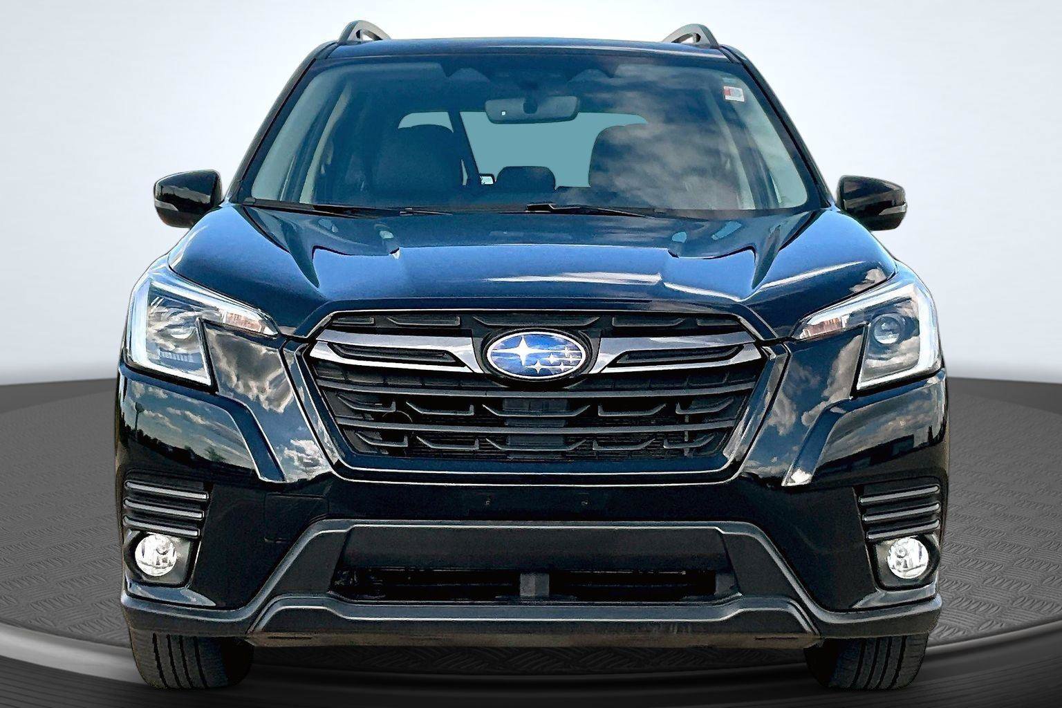 Used 2023 Subaru Forester Limited AWD/4WD image 3