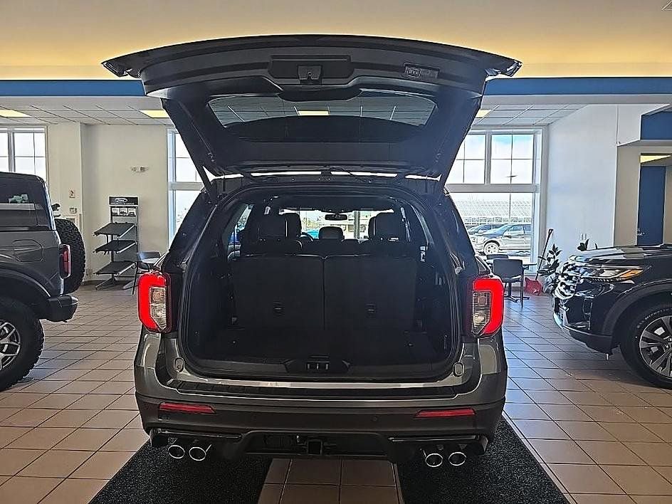 Used 2022 Ford Explorer ST w/ Equipment Group 401A image 30