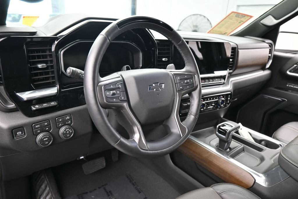Used 2026 Chevrolet Silverado 1500 High Country w/ Midnight Edition AWD/4WD image 11