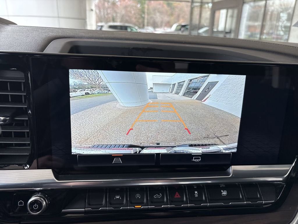 Certified 2025 GMC Sierra 1500 SLT image 15