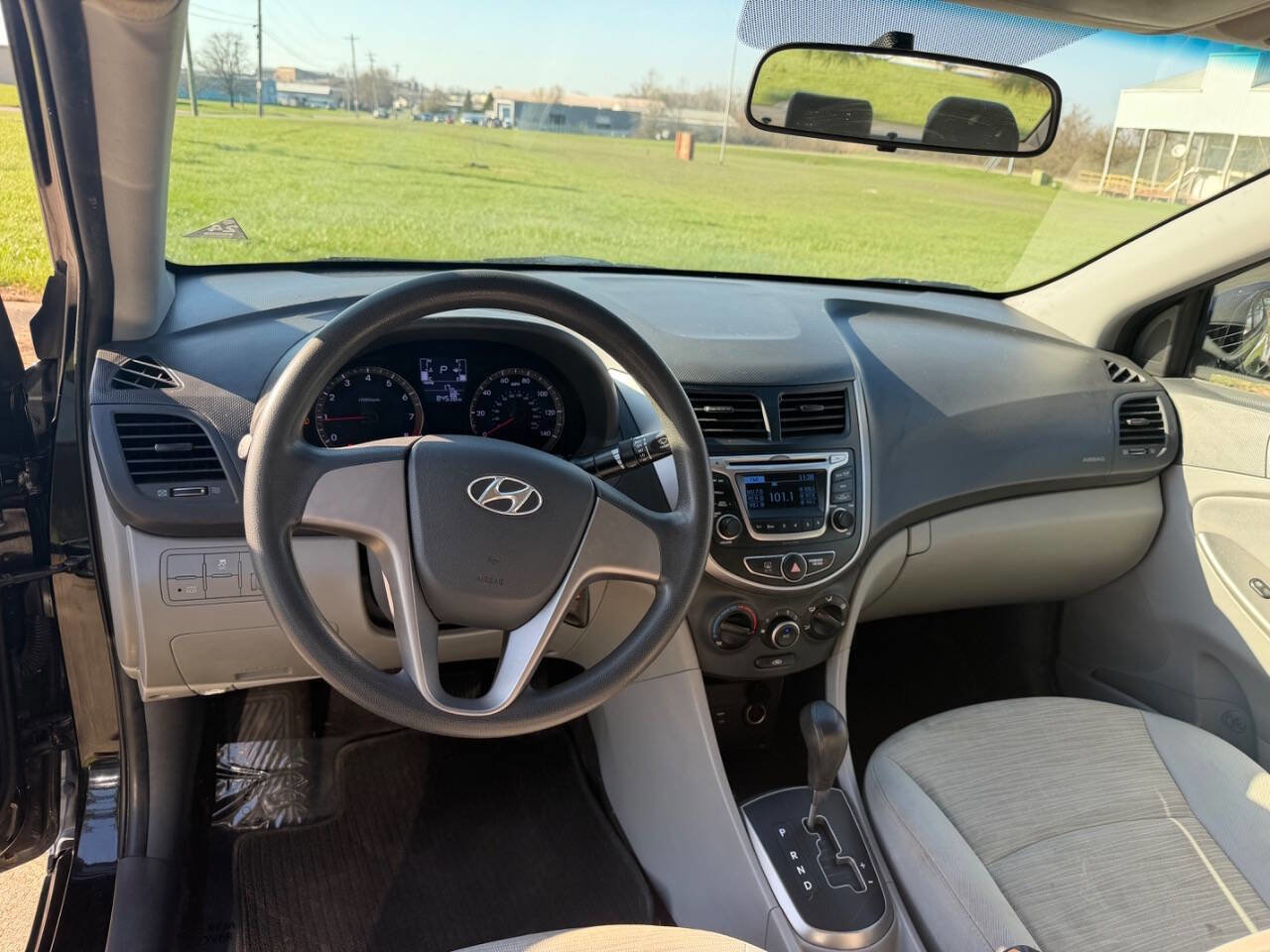 Used 2016 Hyundai Accent SE image 13