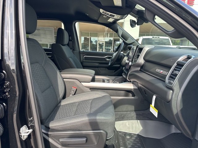 New 2026 RAM 1500 4x4 Crew Cab image 47