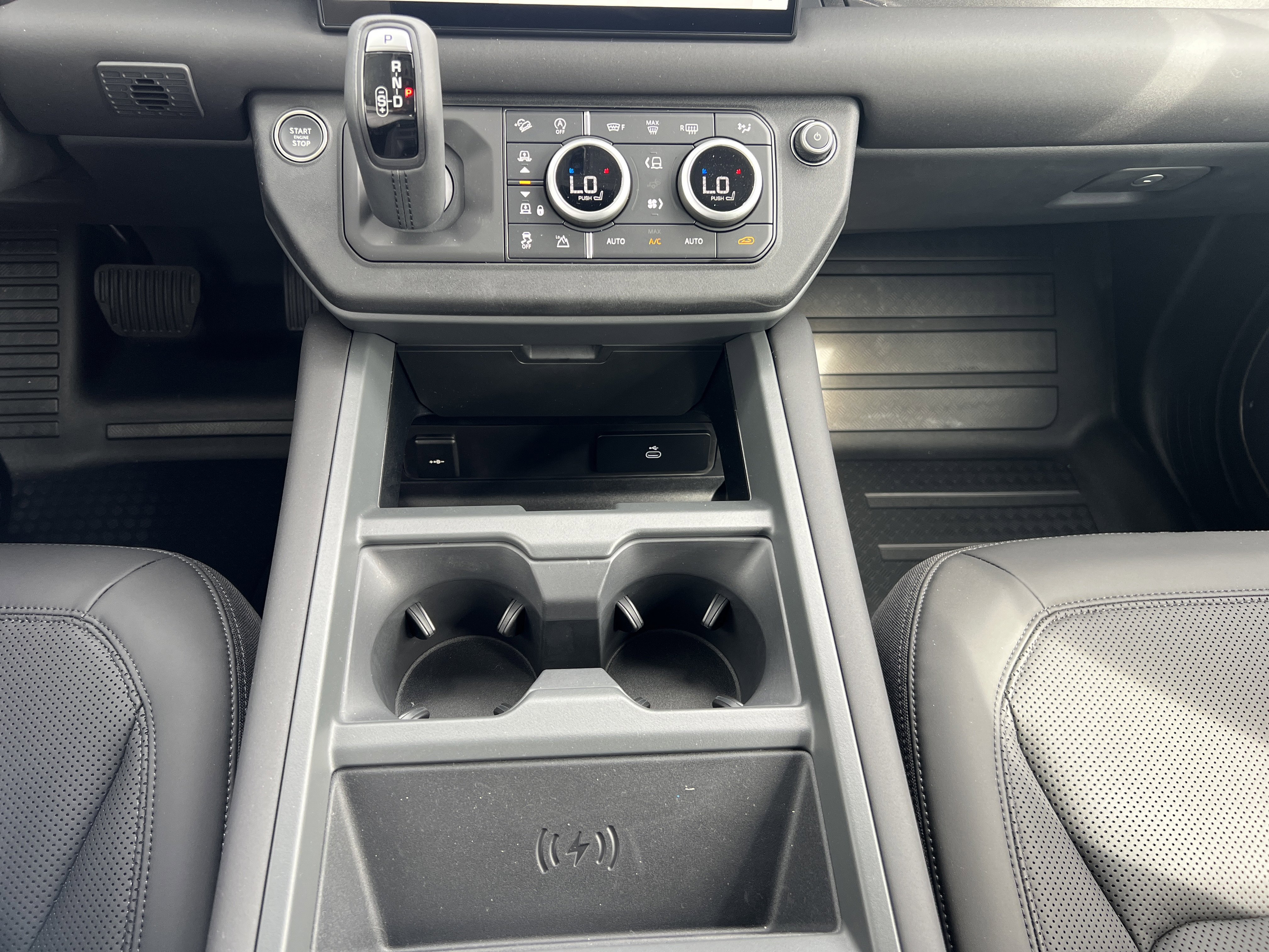 New 2025 Land Rover Defender 90 S image 16