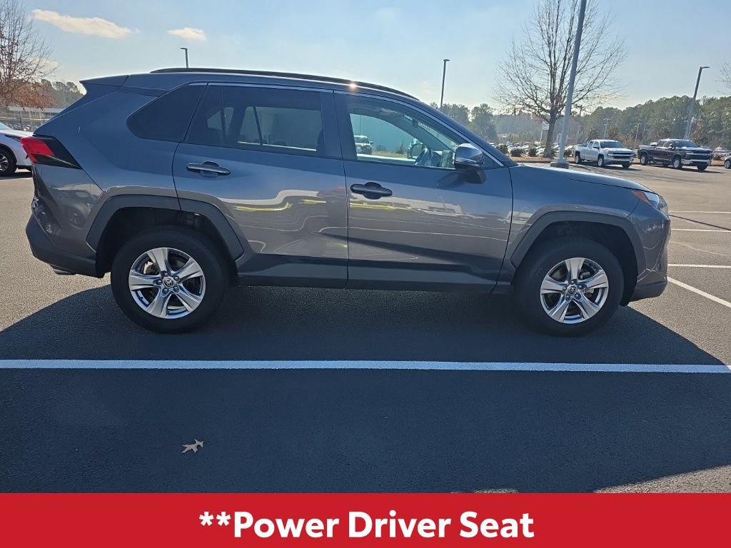 Used 2022 Toyota RAV4 XLE w/ Convenience Package image 12