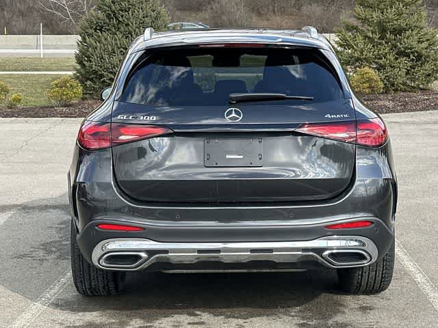 Used 2025 Mercedes-Benz GLC 300 4MATIC image 3