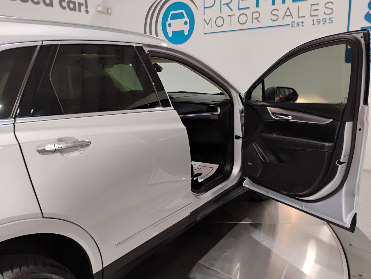 Used 2018 Cadillac XT5 Luxury w/ Driver Awareness Package image 89