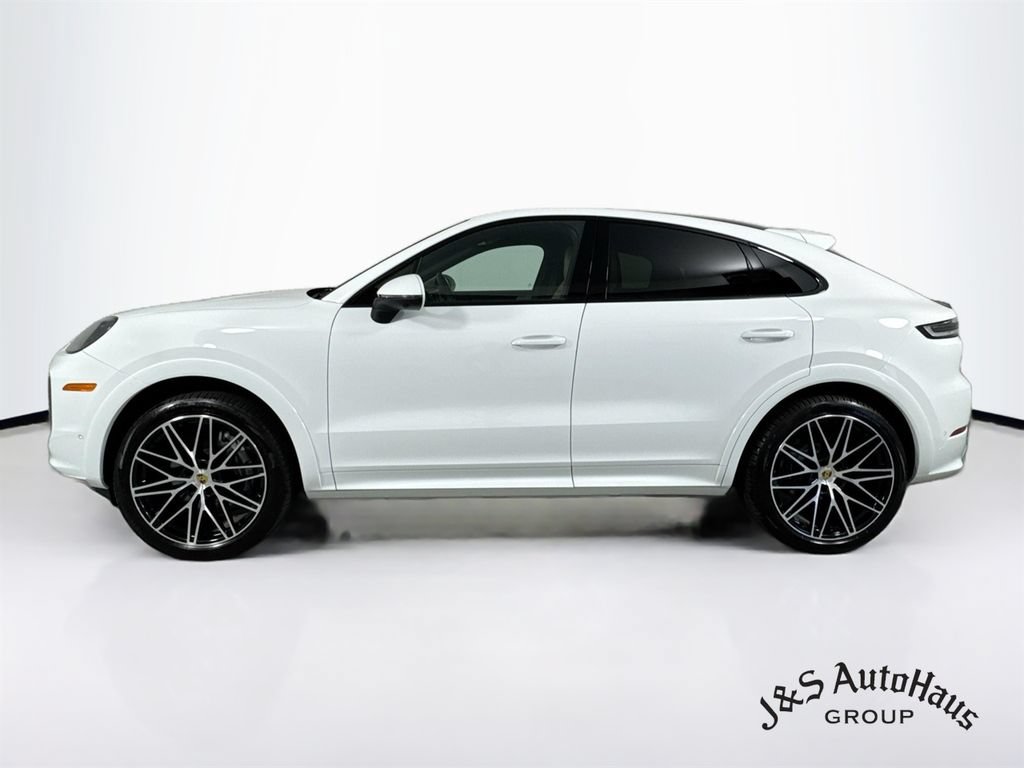 Used 2024 Porsche Cayenne Coupe AWD/4WD image 4