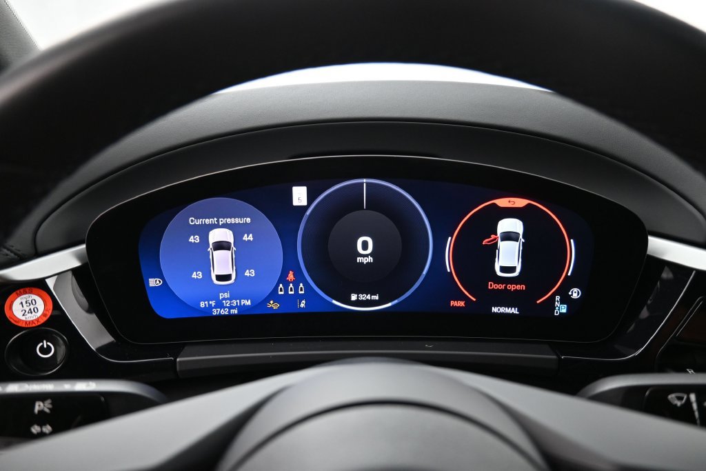 Certified 2024 Porsche Macan 4 Electric AWD/4WD image 11
