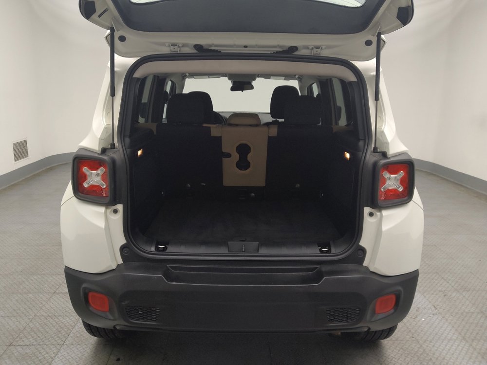 Used 2015 Jeep Renegade Latitude w/ Popular Equipment Group AWD/4WD image 29