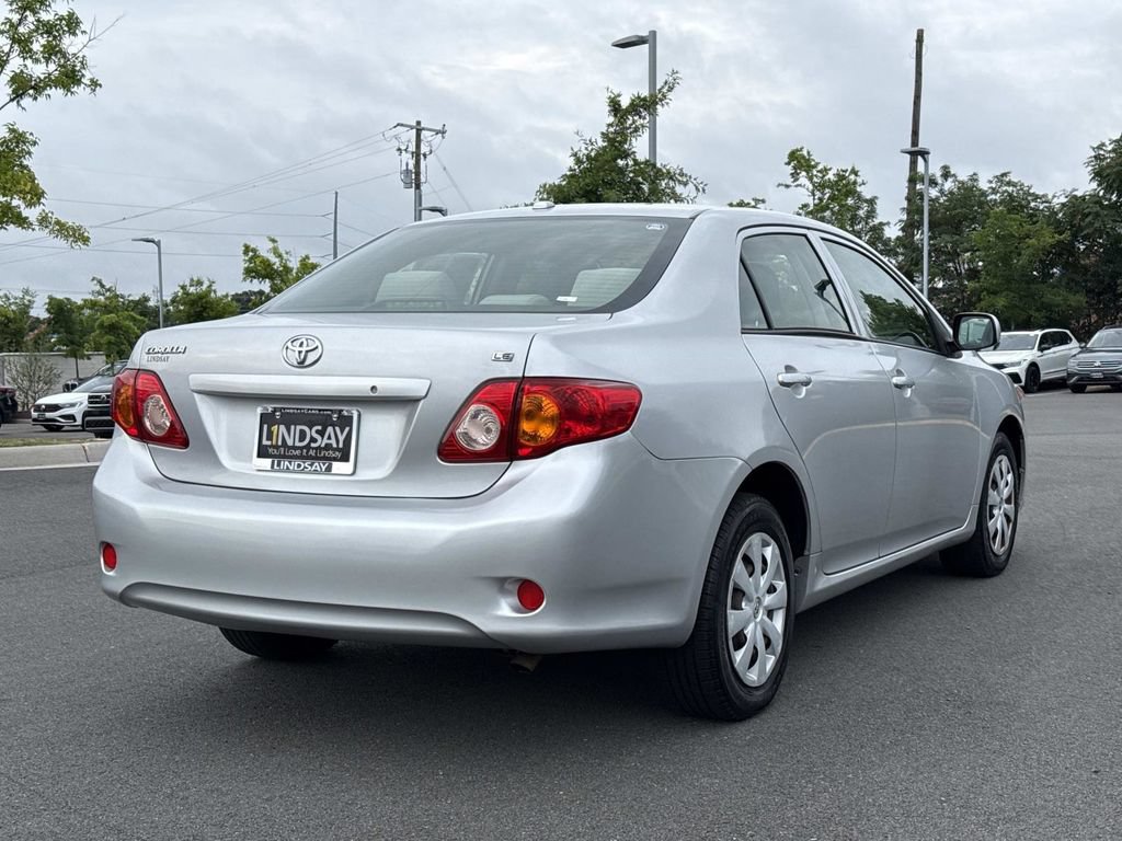 Used 2010 Toyota Corolla LE FWD image 3