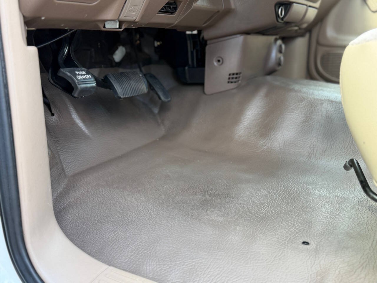 Used 2003 Toyota Tundra 2WD Regular Cab image 88