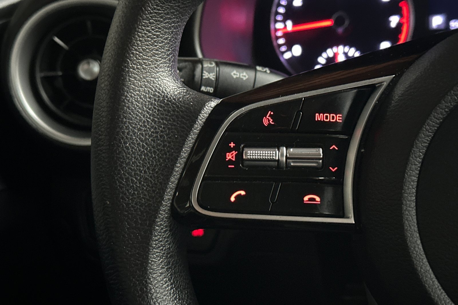 Used 2020 Kia Forte LXS image 28