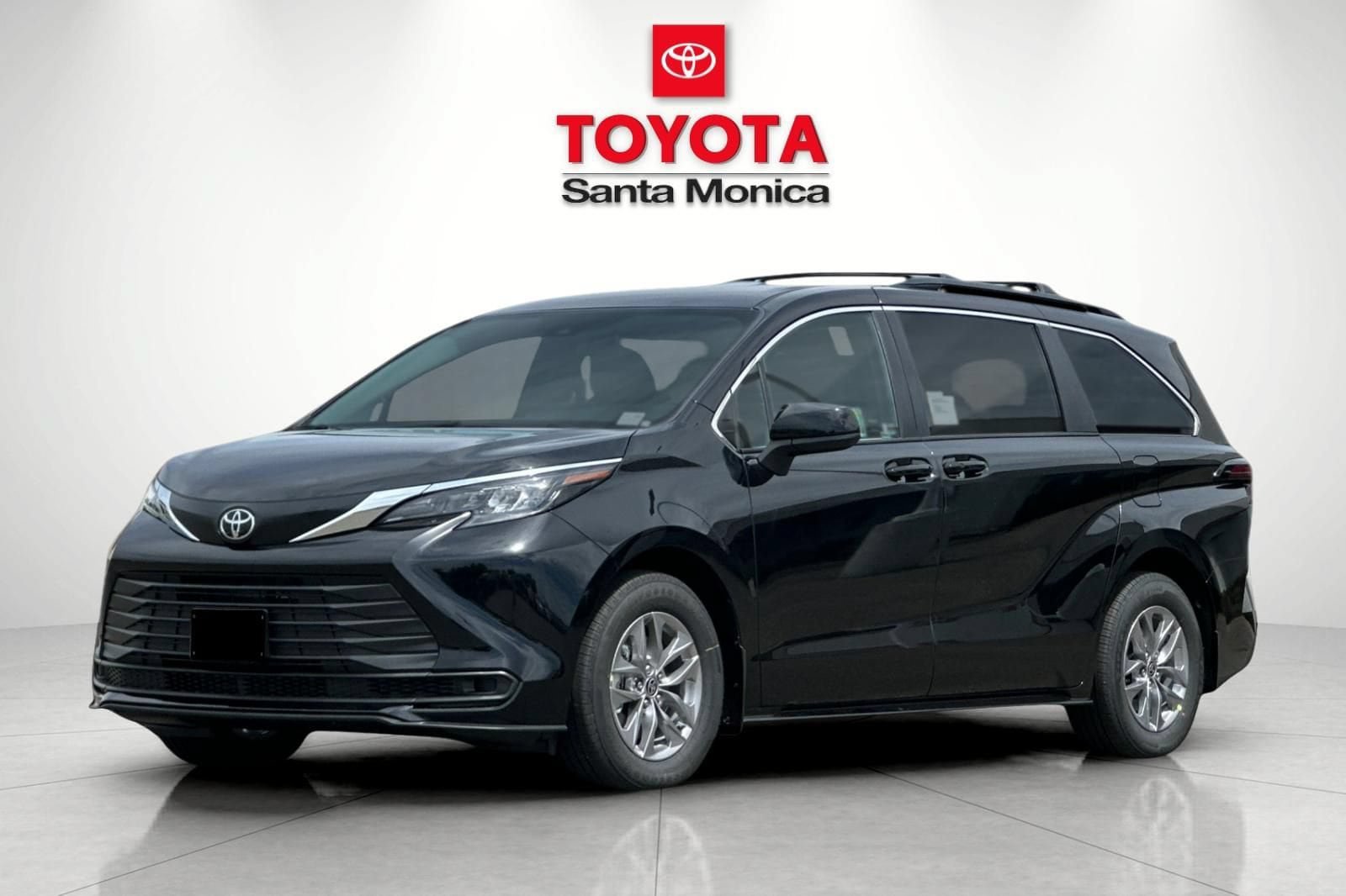 New 2026 Toyota Sienna LE FWD image 6