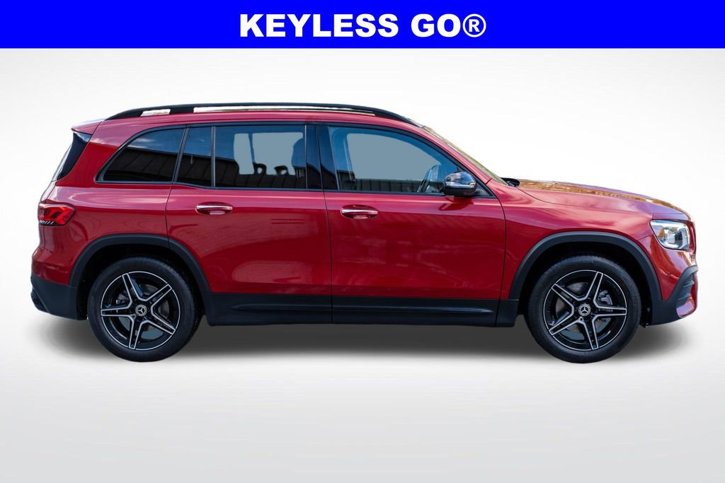 Used 2021 Mercedes-Benz GLB 250 4MATIC image 9