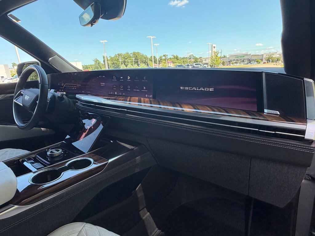 New 2026 Cadillac Escalade Platinum Sport w/ LPO, ONYX Package AWD/4WD image 43
