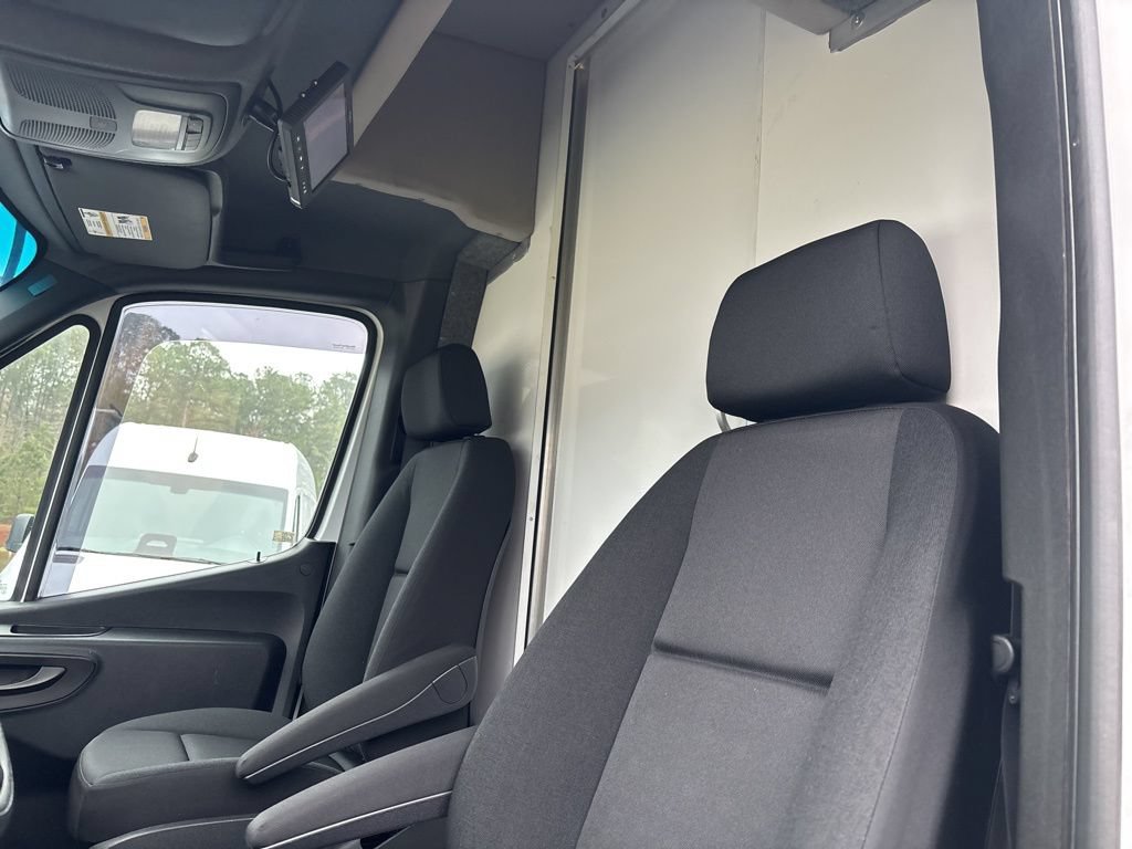 Used 2021 Mercedes-Benz Sprinter 3500 image 40