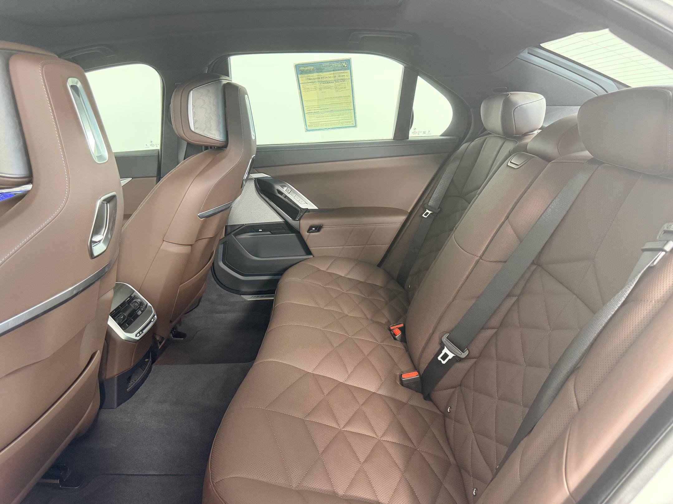 Certified 2025 BMW 740i w/ Premium Package image 19